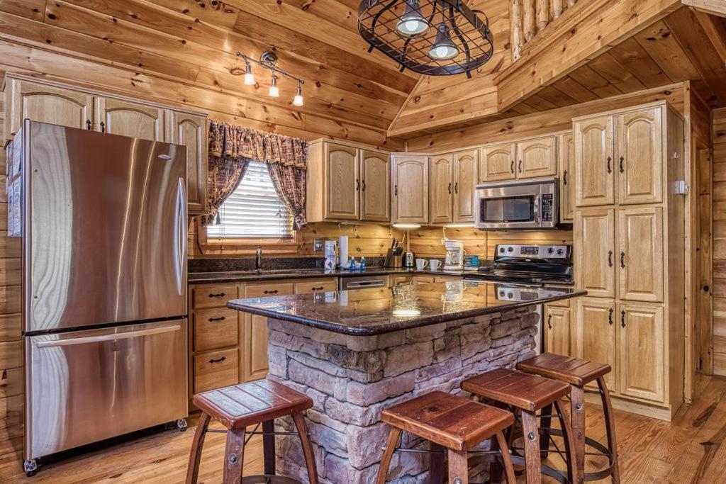 Wilderness Lodge, Hot Tub, Game Room, Pool Access, 1089 Free Tickets Each Paid Day, Dollywood And M Sevierville Exterior photo