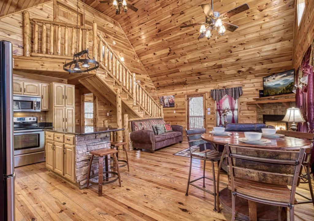 Wilderness Lodge, Hot Tub, Game Room, Pool Access, 1089 Free Tickets Each Paid Day, Dollywood And M Sevierville Exterior photo