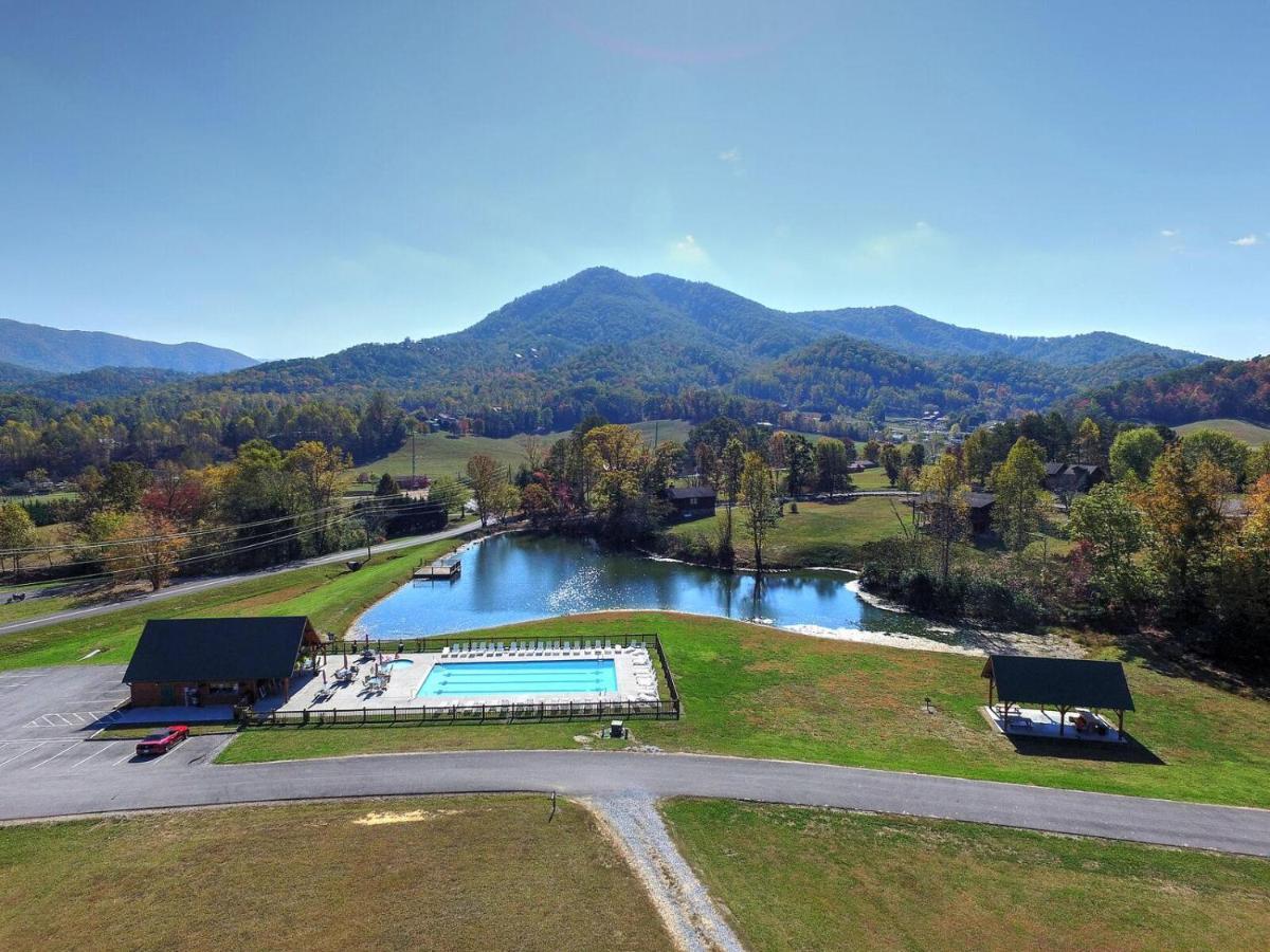 Wilderness Lodge, Hot Tub, Game Room, Pool Access, 1089 Free Tickets Each Paid Day, Dollywood And M Sevierville Exterior photo